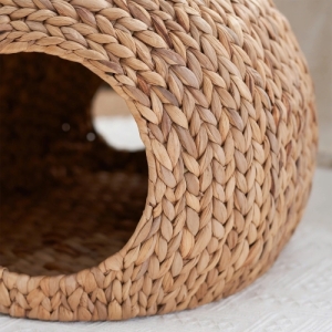 Water Hyacinth Pet House With Iron Frame & Cushion